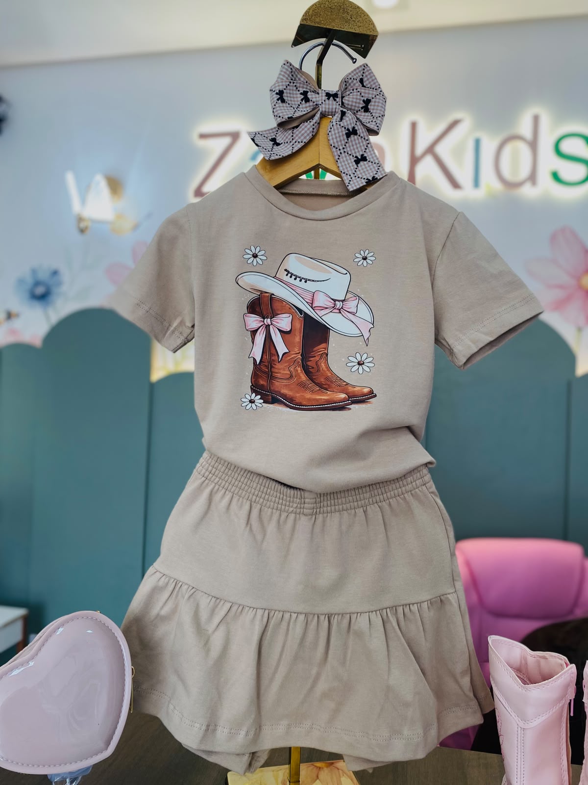 Conjunto Camiseta e Saia Country