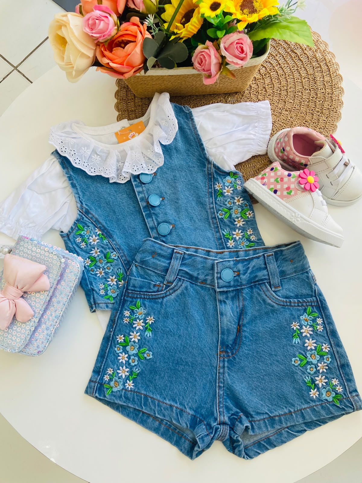 Jardineira Jeans Floral