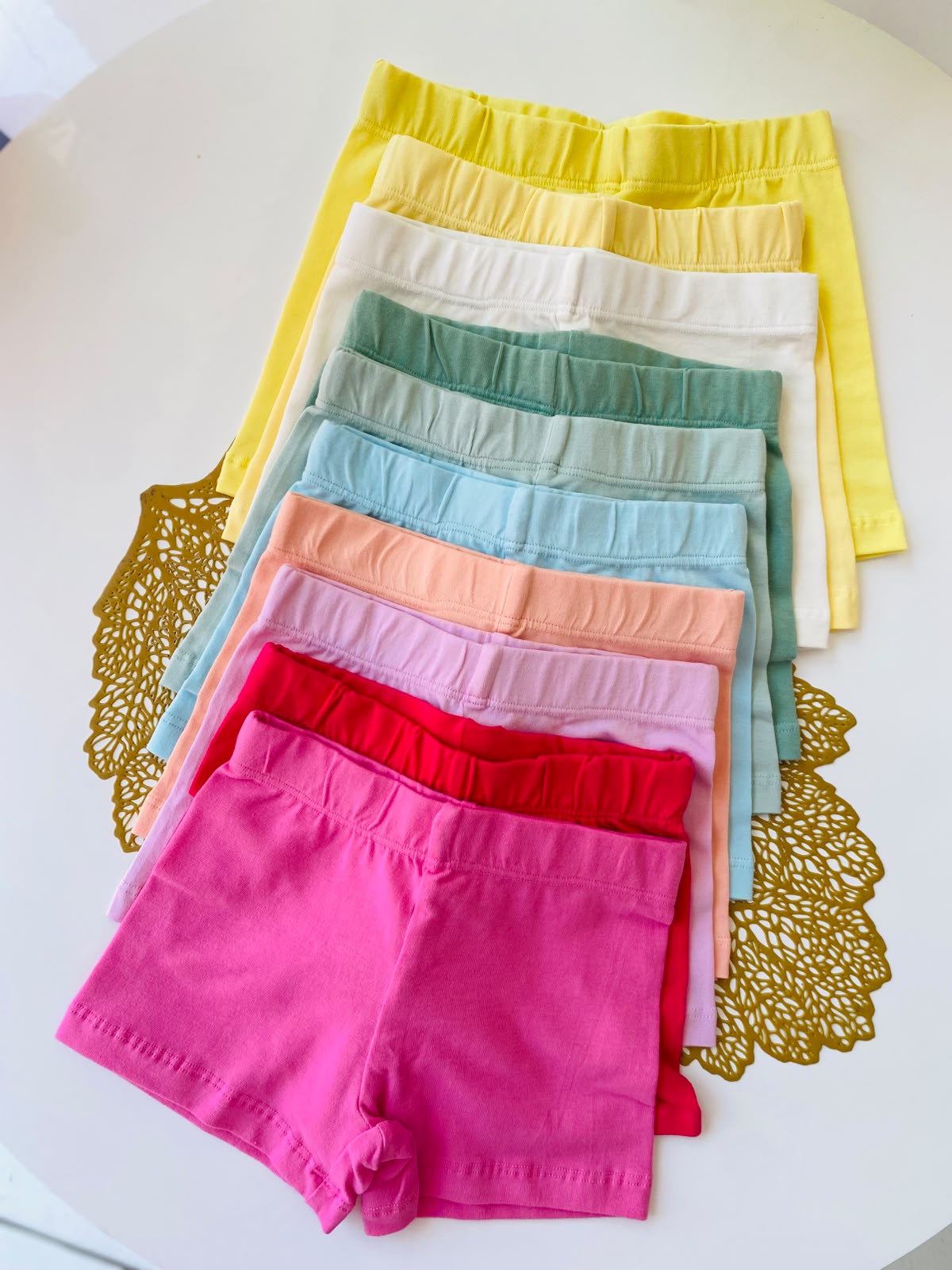 Shorts Coloridos para Crianças vestir com vestidos